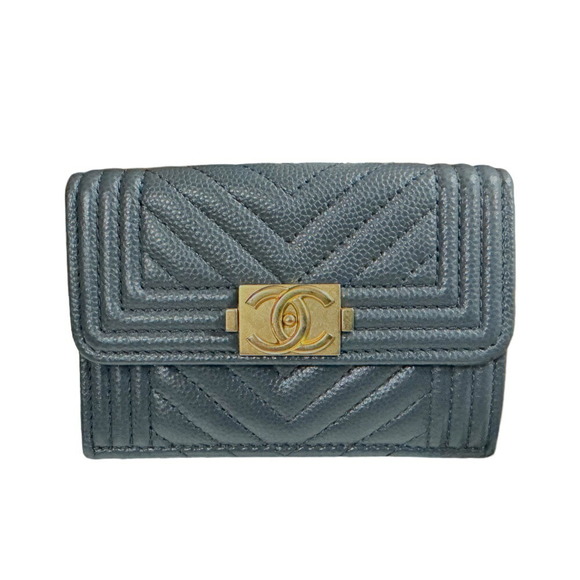 CHANEL Small Flap Wallet Boy Trifold Caviar Skin - Picture 1 of 10
